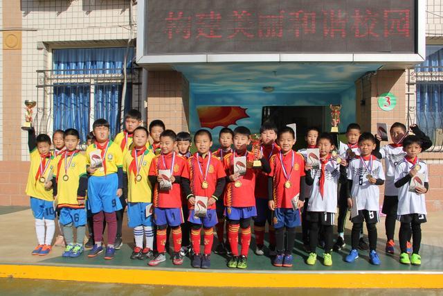 瓜帅谈滕哈赫：他会更强大回归 成绩差我也会下课